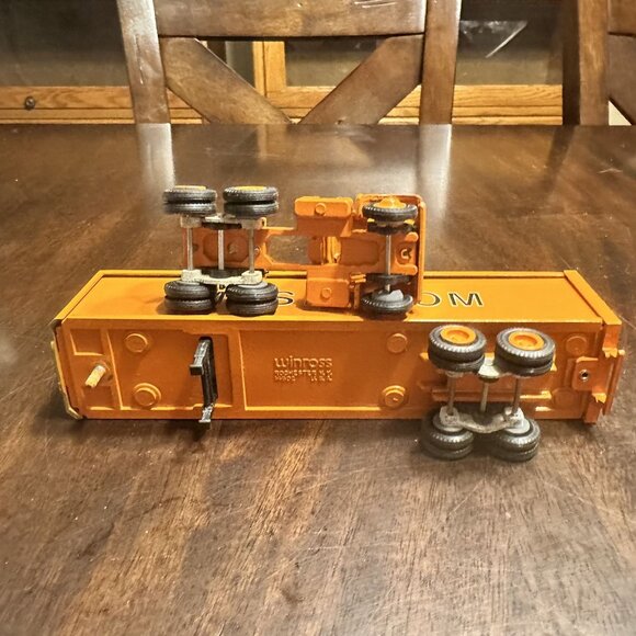 Winross Mushroom Orange Metal Die Cast Toy Model Truck - Picture 7 of 8